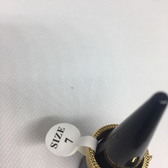 NEW! Golden Mesh Ring. SZ 7 - Picture 4 of 5